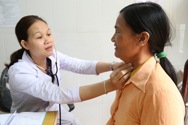 Tin lời thầy lang vườn để chữa bướu cổ, nhiều người 'tiền mất tật mang'
