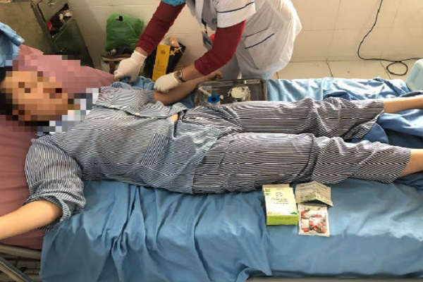 Sau 6 ng&agrave;y uống thuốc giảm c&acirc;n, b&eacute; g&aacute;i 14 tuổi nguy kịch