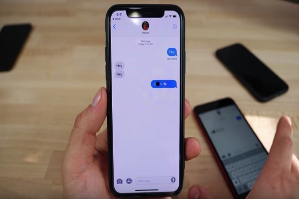 iPhone, iPad gặp thảm hoạ treo cứng v&igrave; 'chấm đen chết ch&oacute;c'