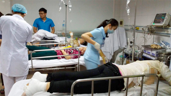 Vụ nổ l&ograve; hơi kinh ho&agrave;ng xảy ra ở Nghệ An s&aacute;ng 18/4 khiến nhiều người bị thương