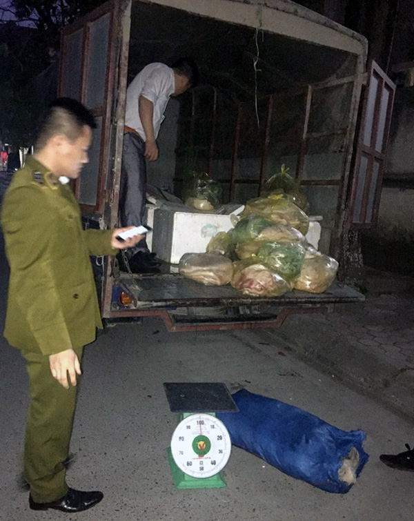Nội tạng thối su&yacute;t &lsquo;đầu độc&rsquo; người d&acirc;n H&agrave; Th&agrave;nh