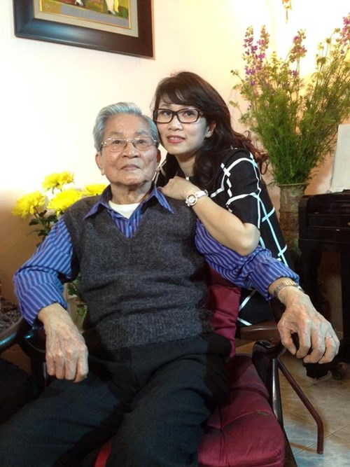 GS.TS &ndash; NSND Đ&igrave;nh Quang b&ecirc;n con g&aacute;i l&agrave; MC Mỹ Linh