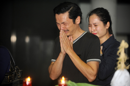 Nhiều đồng nghiệp kh&ocirc;ng thể k&igrave;m l&ograve;ng trước sự ra đi của người nghệ sĩ t&agrave;i hoa - NSƯT Anh Dũng