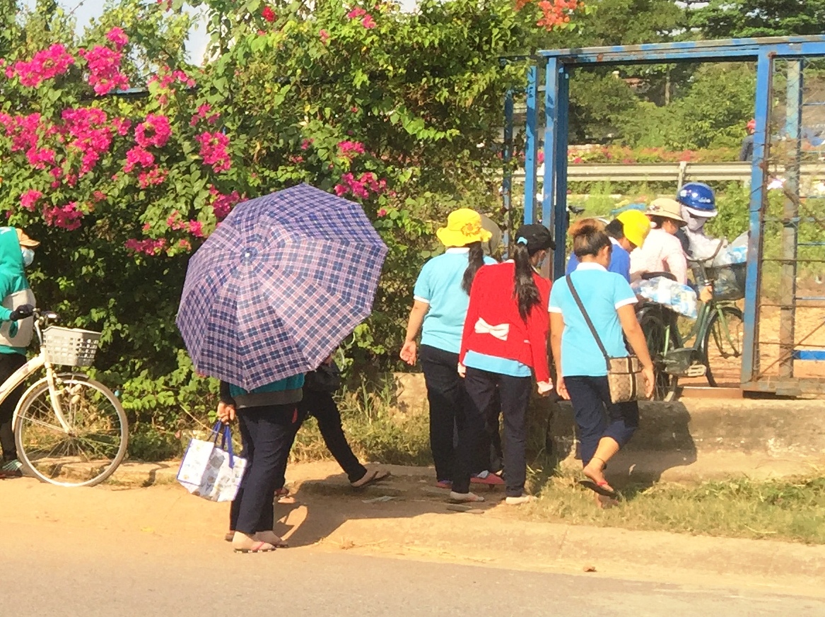 cổng phụ từ đường v&agrave;nh đai trong thuộc Khu CNC th&ocirc;ng ra đường dẫn cầu vượt Thủ Đức được mở 