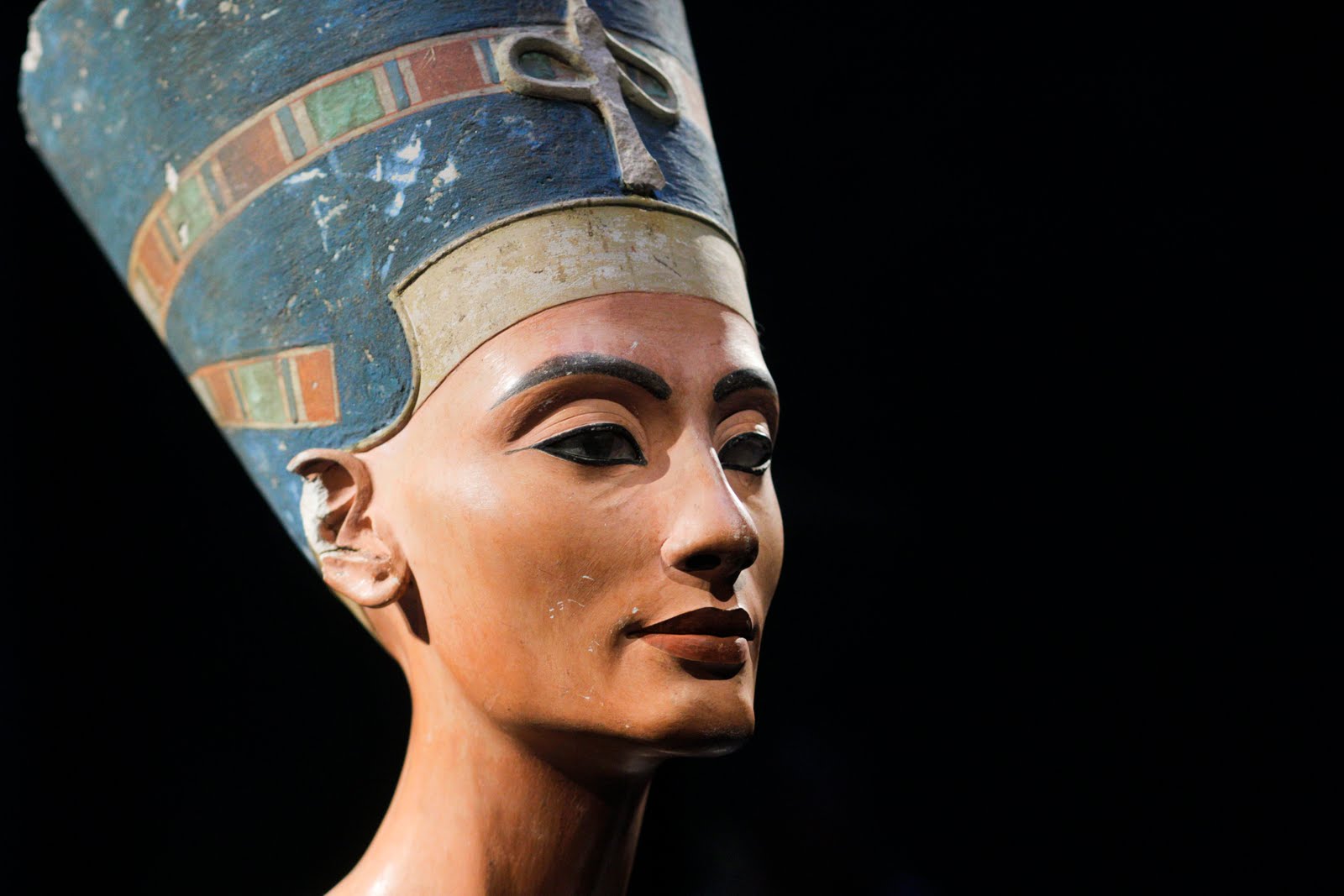 Nữ ho&agrave;ng Nefertiti được coi l&agrave; một trong những phụ nữ đẹp nhất trong lịch sử
