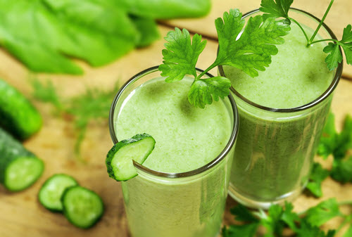 Nước &eacute;p dưa chuột gi&uacute;p t&oacute;c mọc nhanh