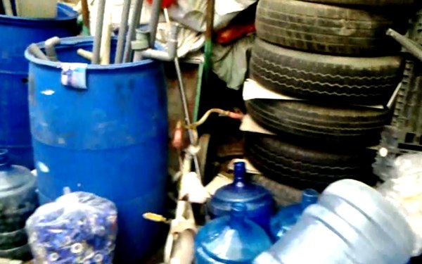 Ung thư v&igrave; sử dụng nước đ&oacute;ng b&igrave;nh k&eacute;m chất lượng