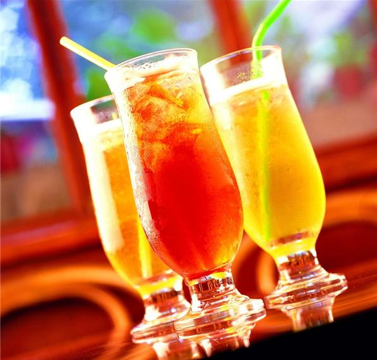 C&aacute;c loại nước c&oacute; ga dễ g&acirc;y ảnh hưởng đến t&acirc;m l&yacute; của trẻ, khiến trẻ dễ 