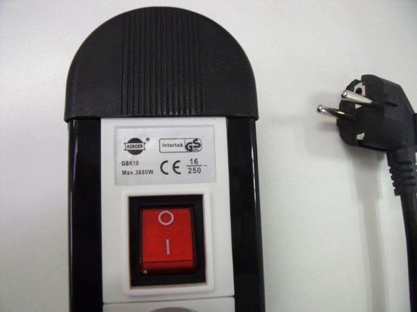 Cảnh b&aacute;o ch&aacute;y nổ từ ổ điện Trung Quốc k&eacute;m chất lượng