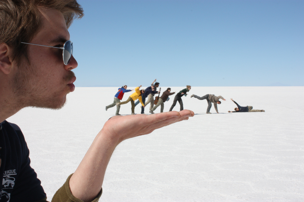 Một t&aacute;c phẩm sử dụng hiệu ứng Forced perspective ấn tượng