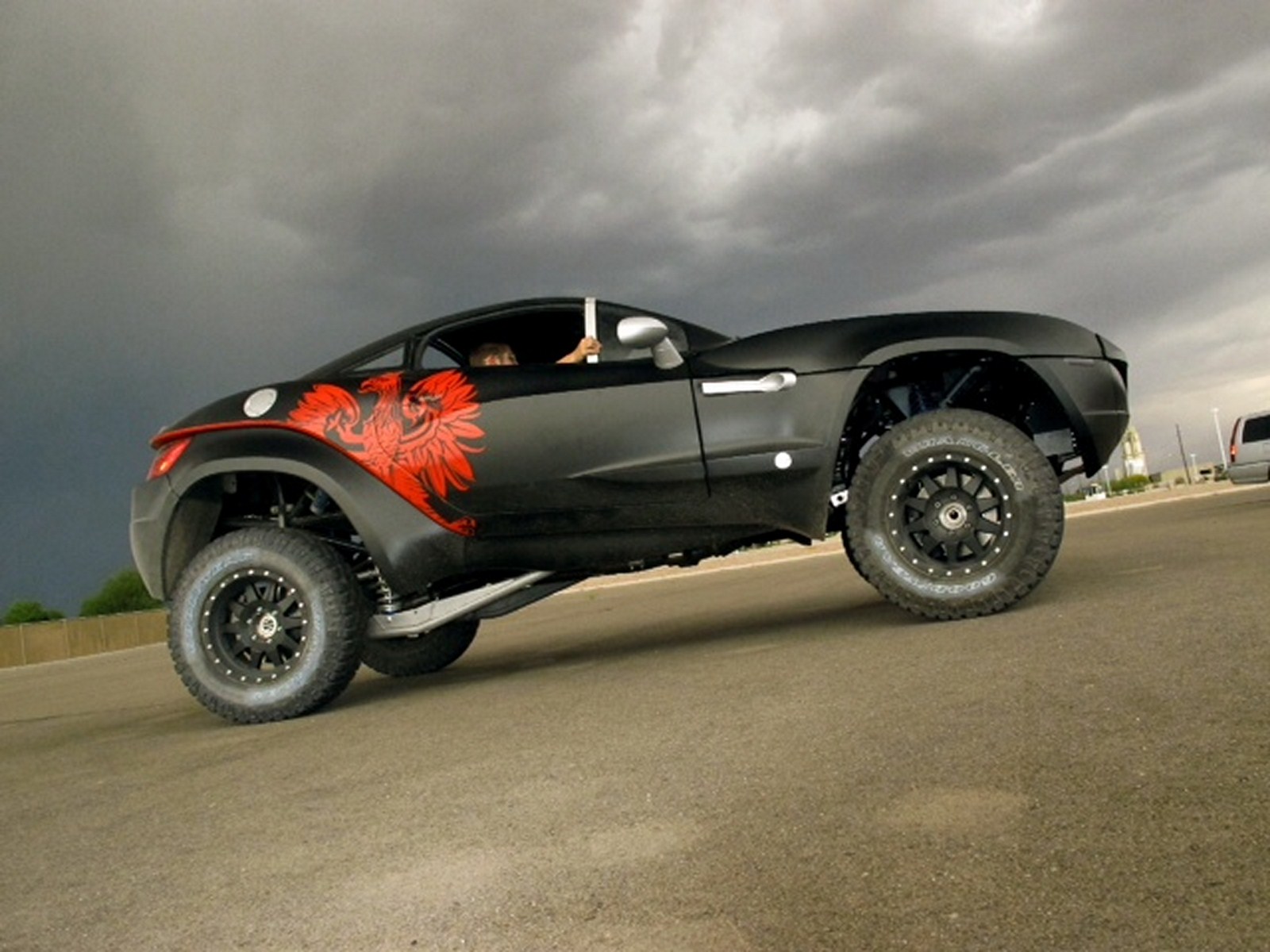 Khả năng dễ d&agrave;ng thay thế phụ t&ugrave;ng l&agrave;m chiếc Rally Fighter trở th&agrave;nh một chiếc &ocirc; t&ocirc; độc đ&aacute;o
