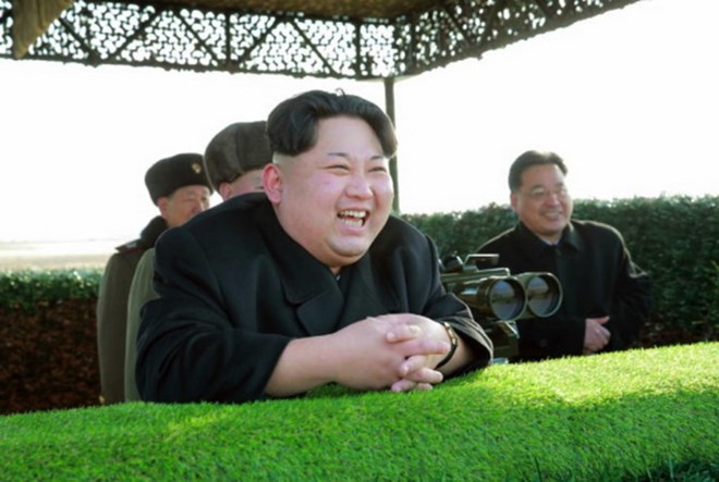 Chủ tịch Triều Ti&ecirc;n Kim Jong Un hết lời ca tụng loại t&ecirc;n lửa chống tăng mới của qu&acirc;n đội nước n&agrave;y