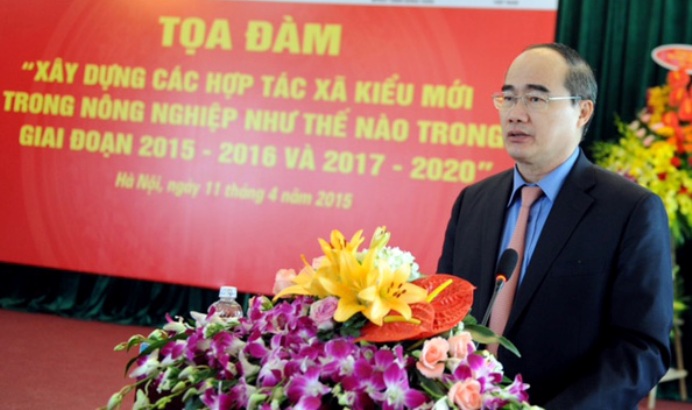 &Ocirc;ng Nguyễn Thiện Nh&acirc;n, Chủ tịch Ủy ban TW  MTTQ Việt Nam ph&aacute;t biểu tại Tọa đ&agrave;m