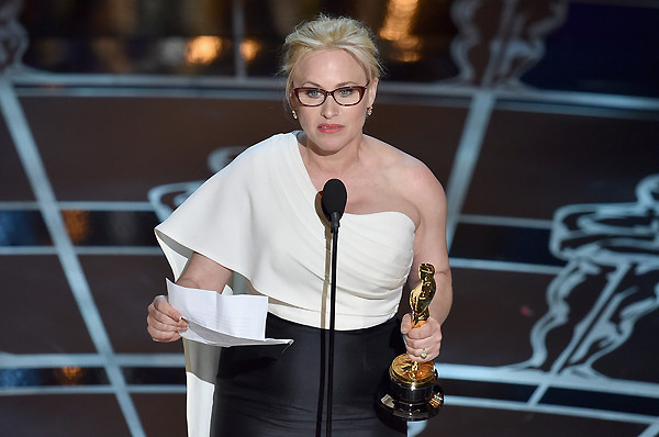 Patricia Arquette l&agrave; Nữ diễn vi&ecirc;n phụ xuất sắc nhất tại Oscar 2015 với phần thể hiện xuất sắc trong phim Boy Hood
