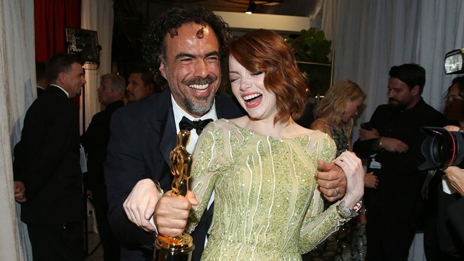 Nụ cười rạng rỡ của hai ngôi sao khi phim của họ giành thẳng lớn tại Oscar 2015 Nụ cười rạng rỡ của hai ngôi sao khi phim của họ giành thẳng lớn tại Oscar 2015