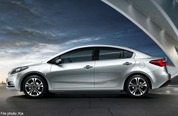&Ocirc; t&ocirc; Kia Forte d&ograve;ng 2014 hiện được thu hồi tr&ecirc;n to&agrave;n nước Mỹ