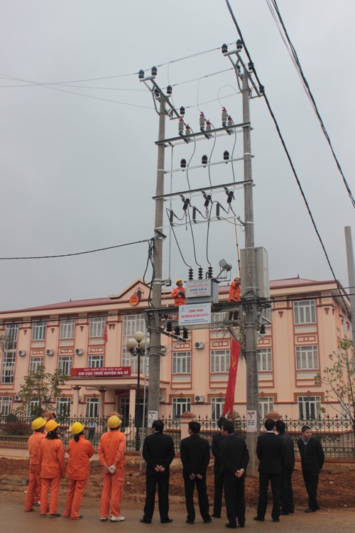 Trong năm 2016, C&ocirc;ng ty Điện lực Bắc Kạn tiếp tục n&acirc;ng cao chất lượng dịch vụ kh&aacute;ch h&agrave;ng, quyết t&acirc;m tăng sản lượng điện