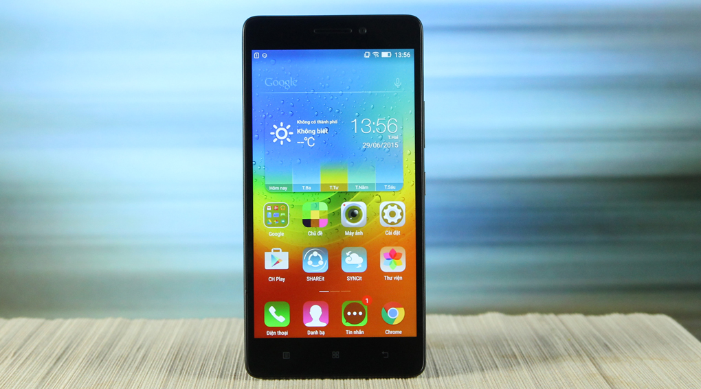 Lenovo A7000 sở hữu pin 2.900 mAh đảm bảo thoải m&aacute;i sử dụng trong một ng&agrave;y d&agrave;i