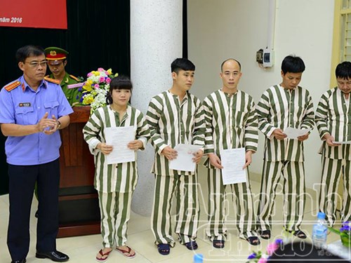 Phạm nh&acirc;n vui mừng nhận quyết định từ Hội đồng x&eacute;t giảm &aacute;n, tha t&ugrave; của Th&agrave;nh phố H&agrave; Nội