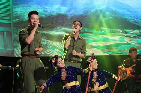 Lần lượt những sáng tác nổi tiếng của hai nhạc sĩ Phan Huỳnh Điểu - Phan Nhân được tái hiện Lần lượt những sáng tác nổi tiếng của hai nhạc sĩ Phan Huỳnh Điểu - Phan Nhân được tái hiện
