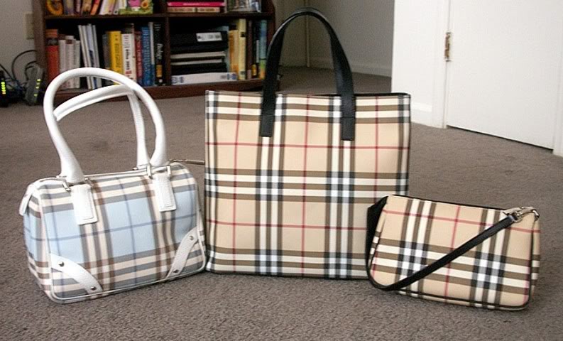C&aacute;ch ph&acirc;n biệt Burberry thật v&agrave; giả dựa tr&ecirc;n sự phối hợp họa tiết kẻ sọc nổi tiếng