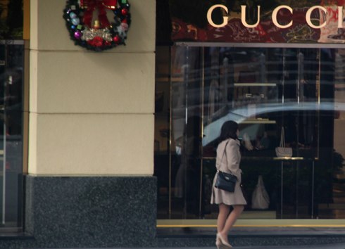Ph&acirc;n biệt nước hoa Gucci thật v&agrave; giả kh&ocirc;ng c&ograve;n qu&aacute; quan trọng nếu chị em mua h&agrave;ng tại c&aacute;c địa chỉ uy t&iacute;n