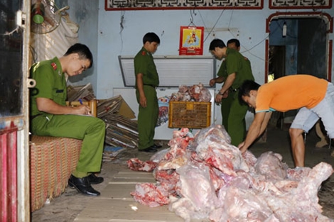 Thời gian gần đ&acirc;y, lực lượng chức năng tỉnh B&igrave;nh Phước li&ecirc;n tiếp bắt giữ một lượng lớn thịt bẩn
