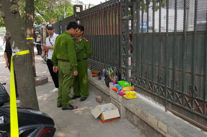 Trước đ&oacute; ở bến xe Mỹ Đ&igrave;nh, H&agrave; Nội cũng xảy ra vụ việc ph&aacute;t hiện thi thể trẻ sơ sinh trong t&uacute;i nilon