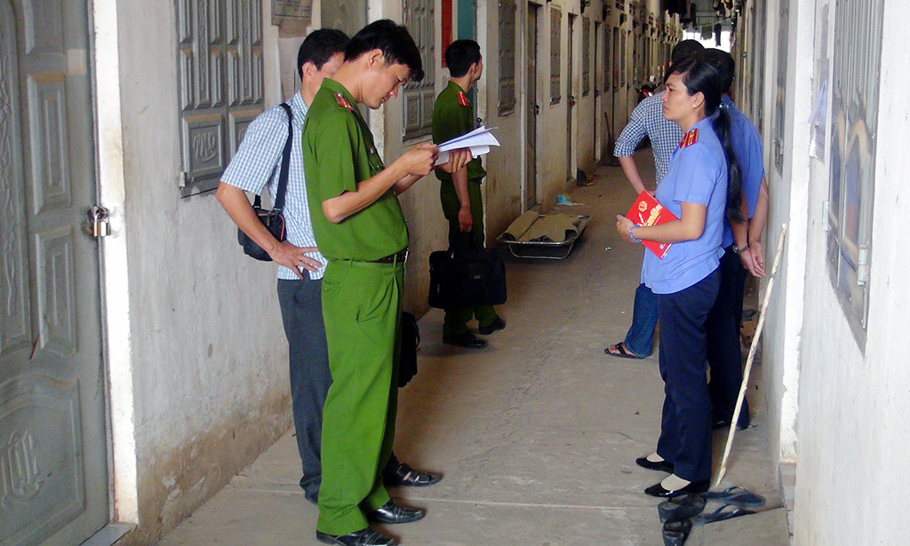 Hiện vụ việc phát hiện thi thể nam công nhân trong phòng trọ đang được cơ quan chức năng điều tra làm rõ Hiện vụ việc phát hiện thi thể nam công nhân trong phòng trọ đang được cơ quan chức năng điều tra làm rõ