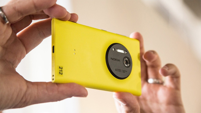 Với camera 41MP, hệ điều h&agrave;nh Windowsphone mới, l&uacute;c ra mắt, Nokia 1020 quả thực l&agrave; một ph&aacute;t minh mới ấn tượng trong giới smartphone