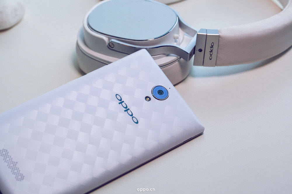 Oppo U3 sắp l&agrave; smartphone mỏng nhất c&oacute; Zoom quang