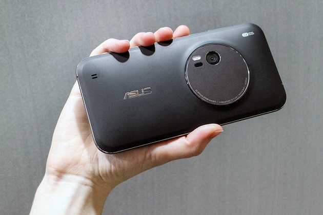 Zenfone Zoom với camera 13MP v&agrave; zoom quang 3X