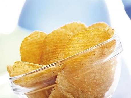 Khoai t&acirc;y chi&ecirc;n l&agrave; m&oacute;n snack v&ocirc; c&ugrave;ng được ưa chuộng