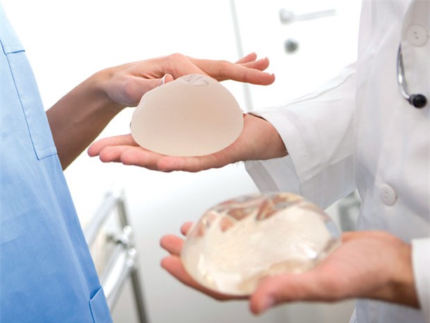 Phẫu thuật n&acirc;ng ngực tiềm ẩn nhiều rủi ro