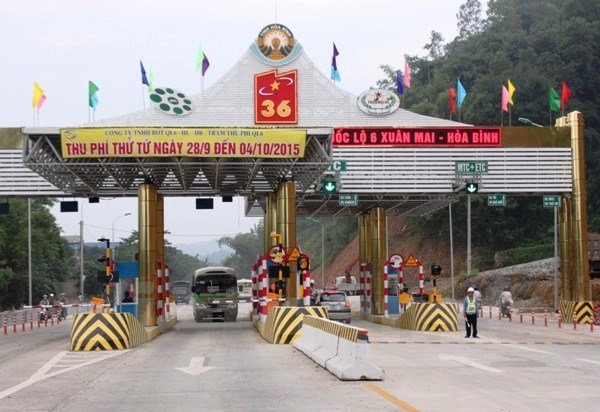 trạm thu ph&iacute; quốc lộ 6