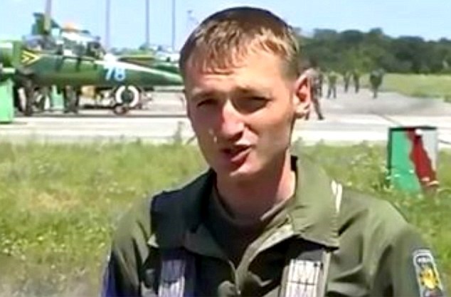 Hình ảnh phi c&ocirc;ng Ukraine Vladislav Voloshin bị nghi là thủ phạm bắn rơi chi&ecirc;́c MH17 tháng 7 năm ngoái
