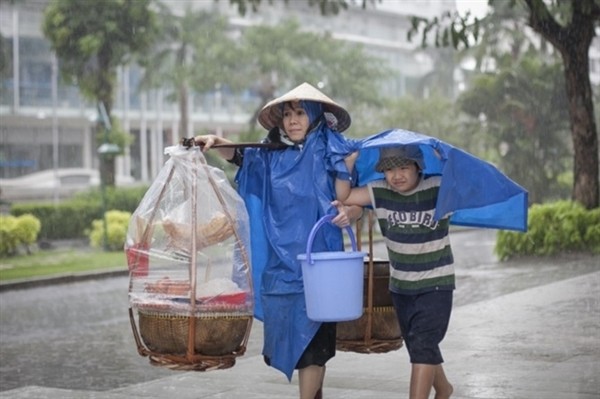 Vết sẹo của Ho&agrave;i L&acirc;m l&agrave; dấu hiệu duy nhất để b&agrave; Hai M&ugrave;i c&oacute; thể nhận ra con trai m&igrave;nh trong phim Tết Q&uacute;y tử bất đắc dĩ