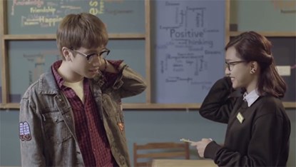 S&eacute;t đ&aacute;nh một c&aacute;ch rất rụt r&egrave; nằm trong top những bộ phim Valentine hay nhất 