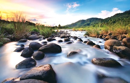 Kỹ thuật chụp phơi s&aacute;ng gi&uacute;p thể hiện sống động d&ograve;ng nước đang chảy