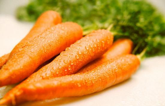 Nước &eacute;p c&agrave; rốt chứa rất nhiều loại vitamin tốt cho 13Win19 ưu đãi hấp dẫn 