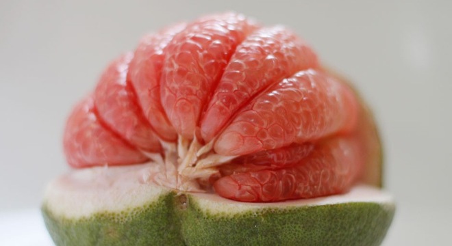 Nước &eacute;p bưởi c&oacute; t&aacute;c dụng bất ngờ trong việc ngừa ung thư