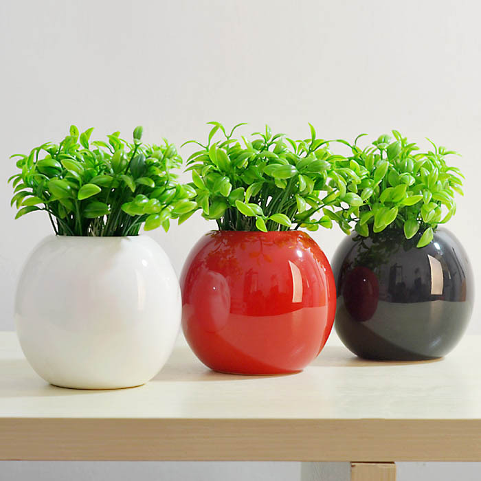 C&aacute;ch bố tr&iacute; b&igrave;nh hoa trong ph&ograve;ng kh&aacute;ch c&oacute; ảnh hưởng lớn về mặt phong thủy 