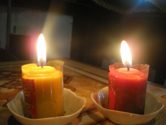 Đốt nến sẽ gi&uacute;p kiểm so&aacute;t khi lưu trong nh&agrave;, tốt cho phong thủy nh&agrave; ở