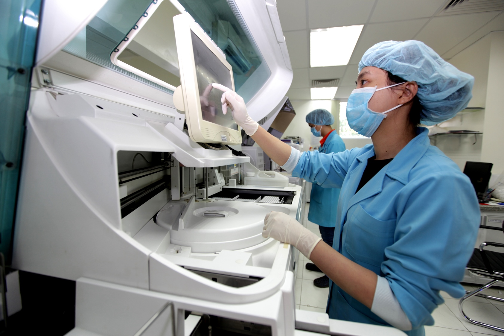 Ph&ograve;ng x&eacute;t nghiệm sinh h&oacute;a huyết học &aacute;p dụng c&ocirc;ng nghệ th&ocirc;ng tin v&agrave; kỹ thuật cao chuy&ecirc;n x&eacute;t nghiệm đường, c&aacute;c chức năng gan, thận&hellip;.tại ph&ograve;ng kh&aacute;m An Khang