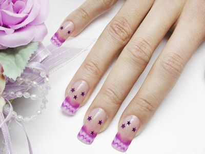 Phụ nữ n&ecirc;n cẩn trọng khi đắp gel cho m&oacute;ng tay