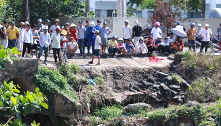 Khư vực nơi ph&aacute;t hiện x&aacute;c chết phụ nữ tr&ocirc;i nổi ở Đồng Nai