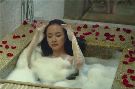 Angela Phương Trinh...