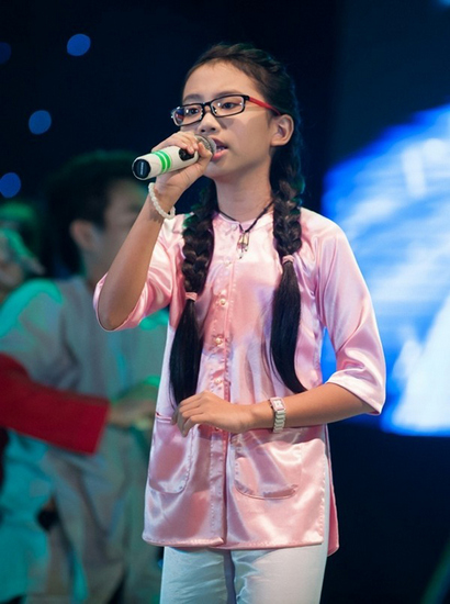 Phương Mỹ Chi thay đổi &lsquo;ch&oacute;ng mặt&rsquo; sau 2 năm gia nhập showbiz Việt
