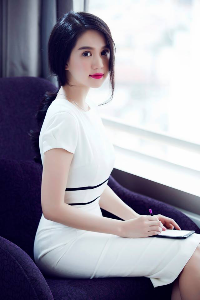 Những hình ảnh của Ngọc Trinh chứng minh một điều: Không phải 'hở' mới đẹp