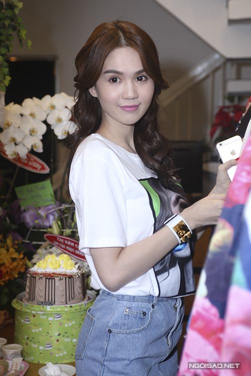 Những hình ảnh của Ngọc Trinh chứng minh một điều: Không phải 'hở' mới đẹp